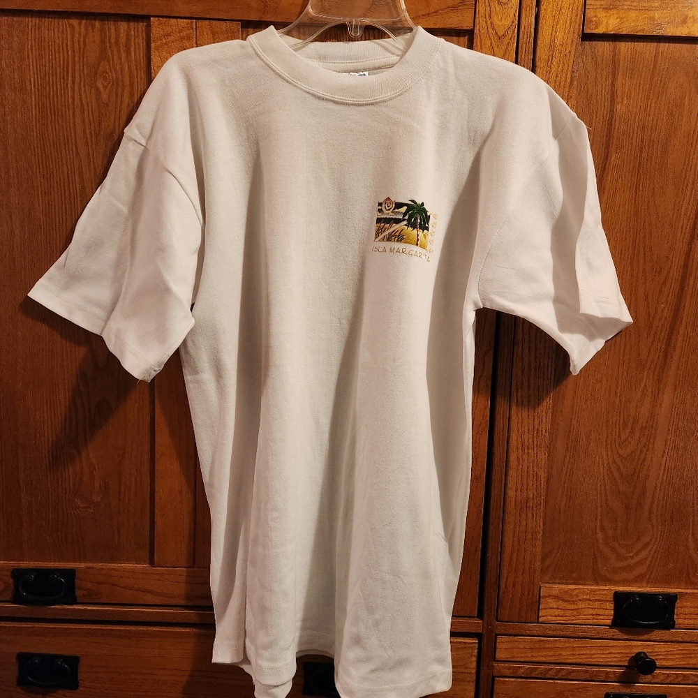 Isla Margarita White T-Shirt with Raised Screen Logo size L/44 NWOT